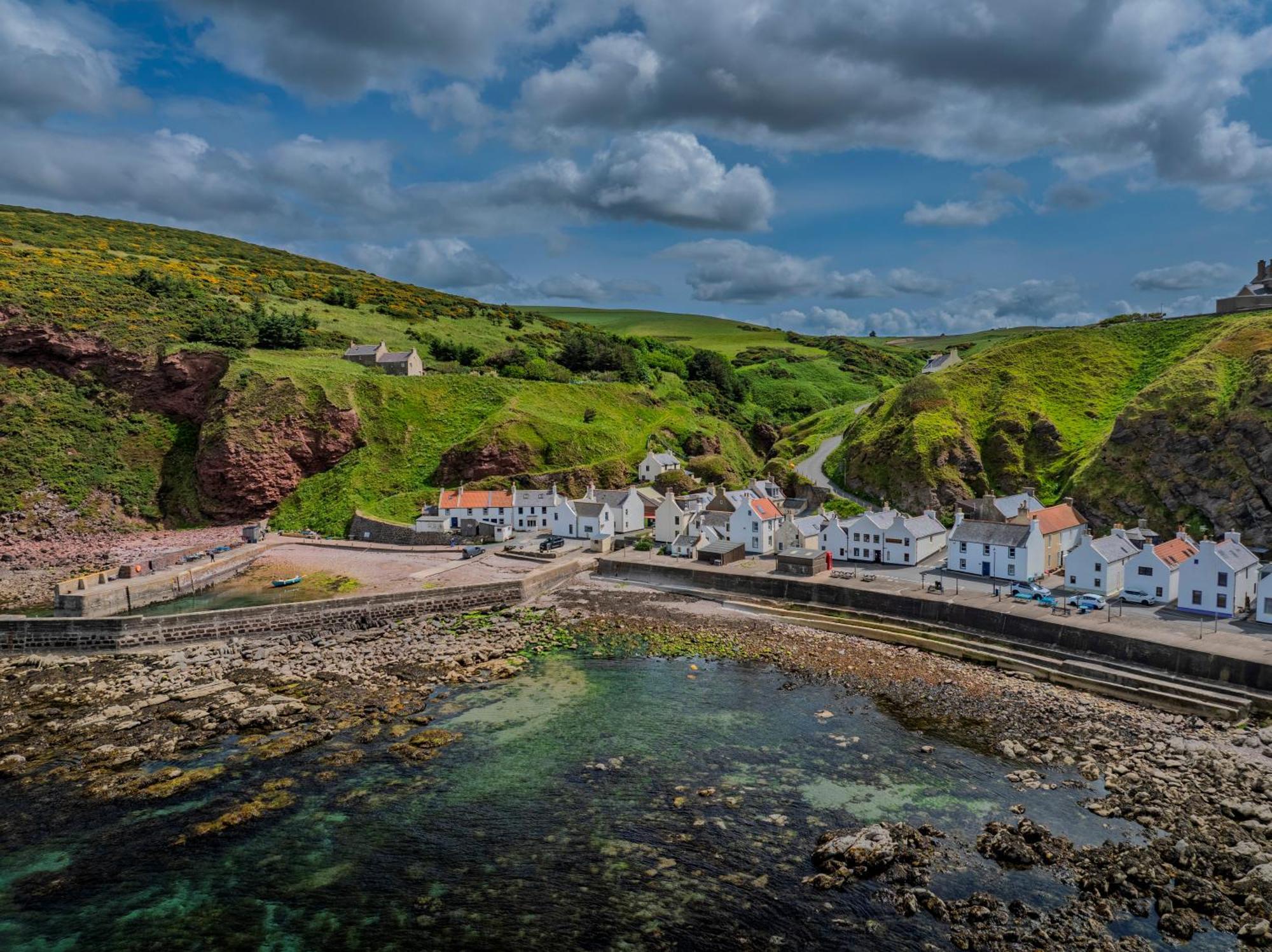 Fisherman'S Cottage In Pennan Экстерьер фото
