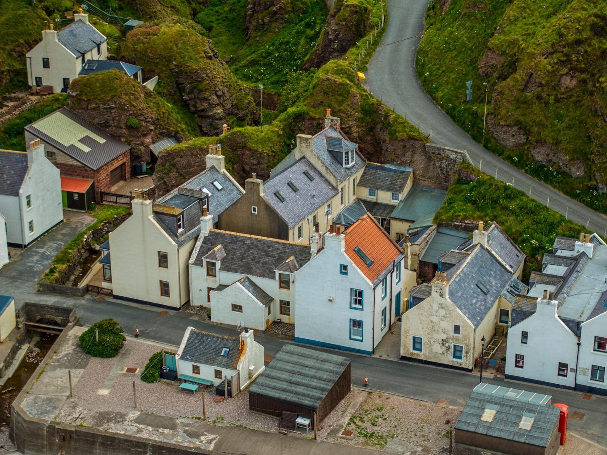 Fisherman'S Cottage In Pennan Экстерьер фото